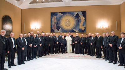 Missbrauchsskandal: Alle chilenischen Bischöfe bieten ihren Rücktritt an – Papst soll frei entscheiden