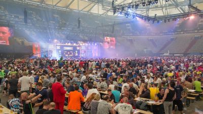 Zuschauer-Weltrekord bei Darts-Turnier in Gelsenkirchen