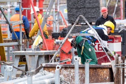 IG BAU stimmt Schlichterspruch zu – Mehr Lohn für 800.000 Bauarbeiter in Deutschland