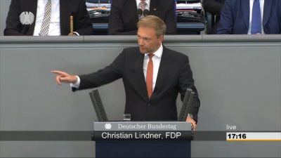 Bundestag debattiert über FDP und AfD Anträgen rund um BAMF und Migration
