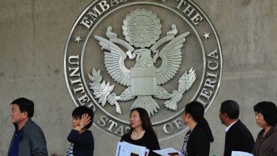Rätselhafte Beschwerden: US-Außenministerium zieht Diplomaten aus China ab