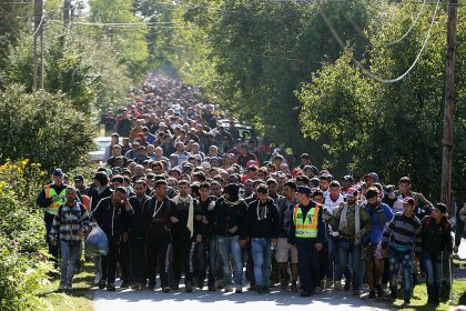 Österreichs Innenminister: Noch nicht über legale Migration reden