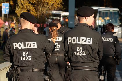 Österreichischer General: 80.000 Migranten am Weg nach West- und Mitteleuropa – Polizei übt Grenzsperre
