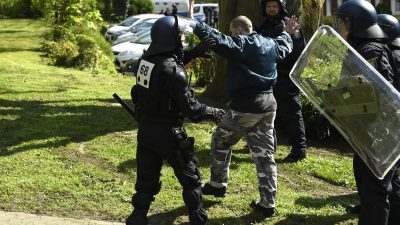 Darmstadt: Vermummte griffen Polizei an – 15 Polizisten verletzt – 100 Verdächtige festgenommen