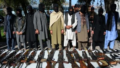 Taliban und afghanische Oppositionspolitiker verhandeln in Moskau