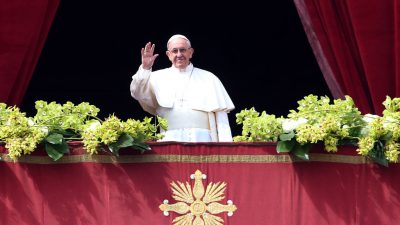 Unheilige Allianz mit linkem Staatschef: Ernennt der Papst einen Bischof mit Geliebter und Kindern zum Kardinal?