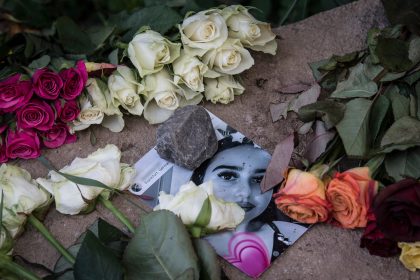 “Es reicht! Endlich Konsequenzen ziehen!”: Demos, Gegendemos und ein Trauermarsch nach Susannas Tod