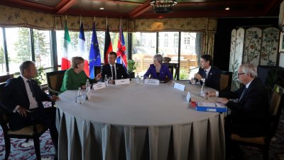 EU lehnt Rückkehr zu G8-Gipfeln mit Russland ab – Merkel traf sich mit Italiens Staatschef Conte und Theresa May