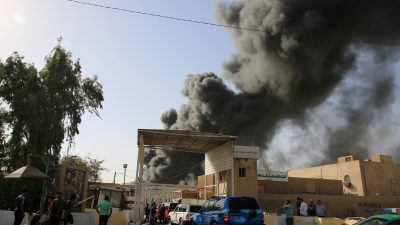Vor der angeordneten Nachzählung: Depot mit ausgefüllten Stimmzetteln im Irak in Flammen aufgegangen