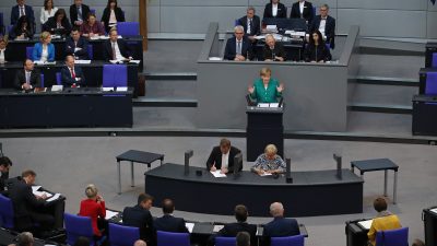 Regierungserklärung im Wortlaut: Bundeskanzlerin Merkel zitiert Präambel des Grundgesetzes – aber nur einen Teil