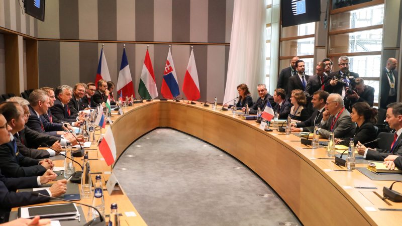 Newsticker zum EU-Gipfel in Brüssel: Italien blockiert Gipfel-Beschlüsse – Pressekonferenz von Tusk und Juncker abgesagt