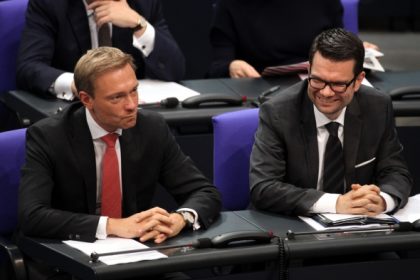 FDP erhöht in BAMF-Affäre Druck auf Merkel