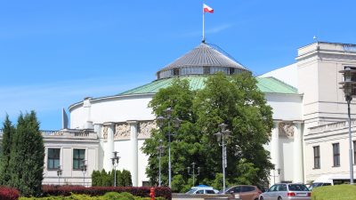 Polnisches Parlament billigt Gesetz zur Bestrafung kritischer Richter