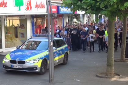 Iulia R. (15), erstochen in Viersen: Mordanklage gegen Ex-Freund (17) – Stadt verweigert Gedenkplatte am Tatort, verweist auf Friedhof