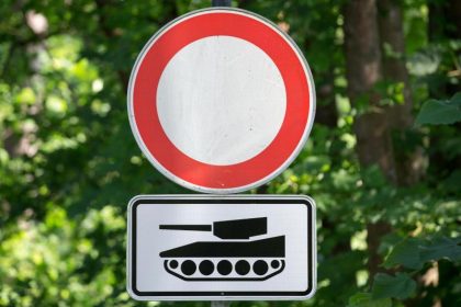EU will für 6,5 Milliarden panzertaugliche Straßen bauen