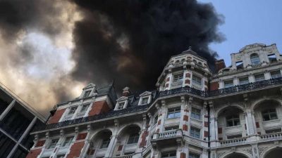 Großbrand in Londoner Luxus-Hotel + VIDEO