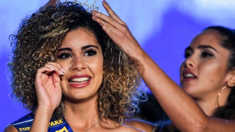 Belgische Studentin Zoé Brunet zur „Miss WM“ gekürt