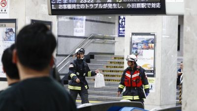 Mann in japanischem Schnellzug bei Messerangriff getötet