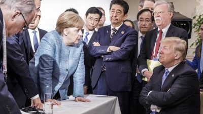 G7-Foto von Merkel und Trump sorgt für Hype in den sozialen Netzwerken – Der „6-gegen-1-Gipfel“