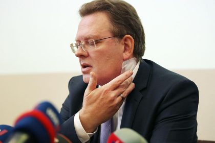 Wegen gefährlicher Körperverletzung: Anklage fordert nach Attentat auf Altenaer Bürgermeister zweieinhalb Jahre Haft