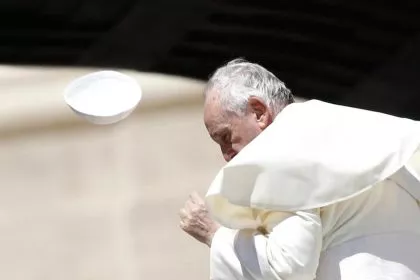Papst will mit Macron über &#8222;Flüchtlinge&#8220; sprechen &#8211; fordert größere Aufnahmebereitschaft