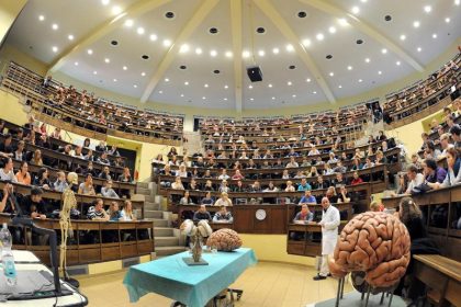 Wartezeit für Medizinstudium wird abgeschafft