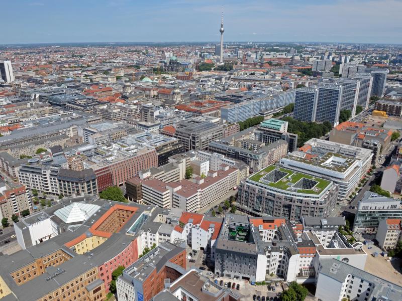 Deutschlands-Durchschnittsmensch-44-9-Jahre-alt-und-3-978-Euro-Bruttoverdienst