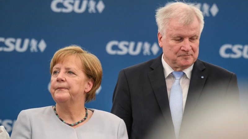Merkel und Seehofer erstaunt über den Fall des Islamisten und Wiedereinreisers Sayed M.