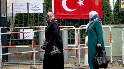 Türkei meldet Rekordbeteiligung an Wahlen im Ausland