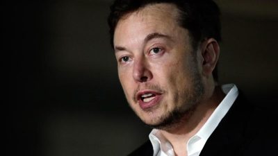 Tesla-Aktien geben nach Musk-Äußerungen über seine Erschöpfung nach