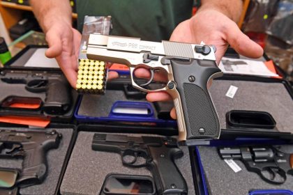 Immer mehr Deutsche bewaffnen sich