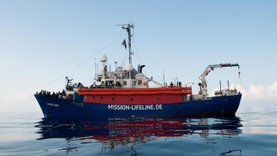 In Malta angeklagter „Lifeline“-Kapitän wieder in Deutschland: „Seehofer gehört vor Gericht – er muss zurücktreten“ 