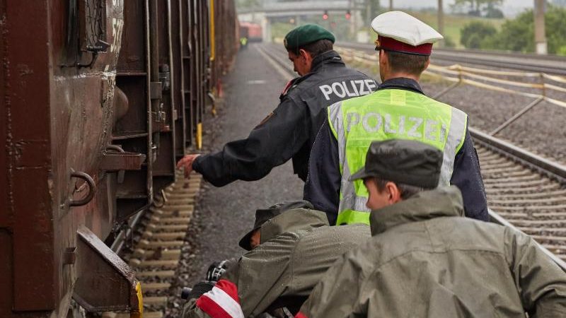 Österreichs Verteidigungsminister: Bundesheer soll EU-Grenzen vor illegaler Einwanderung schützen