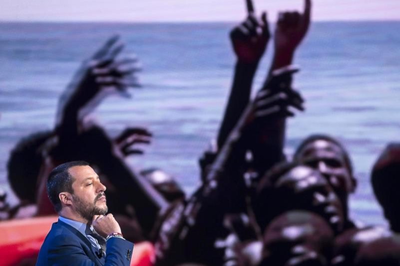 “Mehr Kontrollen und weniger Ausgaben”: Italien will Leistungen für Migranten deutlich einschränken