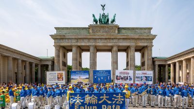 Berliner Bezirksstadtrat anlässlich der Falun Dafa Parade: „Es ist ein Skandal, dass ein Massenmord an unschuldigen Menschen hingenommen wird“
