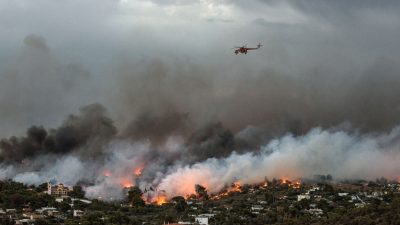 Mehr als 20 Tote bei Waldbränden in Griechenland