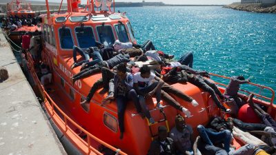 Erneut über 600 Migranten vor Spanien aus dem Mittelmeer geholt