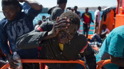 Lauterbach: GroKo muss sich um traumatisierte Flüchtlinge und Migranten kümmern