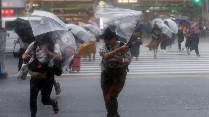 Taifun Jongdari trifft Japan – mindestens 21 Verletzte