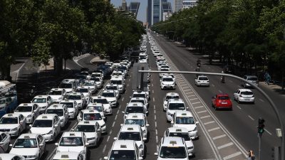In Spanien streiken die Taxifahrer – tausende Reisende betroffen