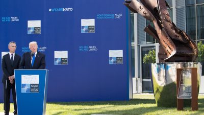 Trump trifft Merkel zu bilateralem Gespräch am Rande des Nato-Gipfels in Brüssel