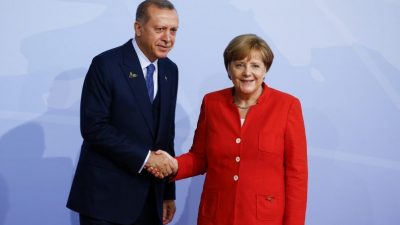 Erdogan Besuch in Deutschland sorgt für Kontroverse
