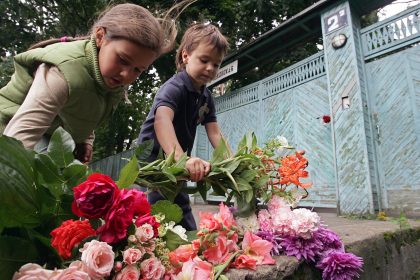 22. August: Trauermarsch für erstochenen Arzt in Offenburg durch die Flüchtlingshilfe