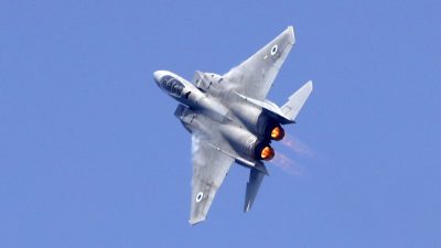 Israelische Armee fliegt Luftangriff in Syrien