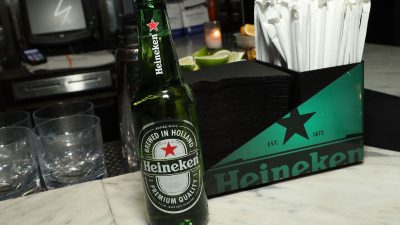 Heineken steigert Gewinn im ersten Halbjahr auf 950 Millionen Euro