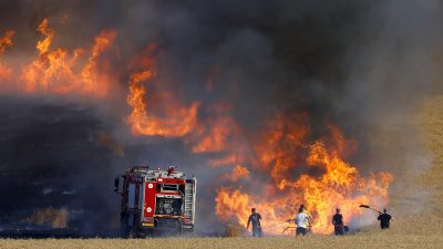 Islamisten schicken fliegende Brandsätze auf israelisches Ackerland – Israel verschärft Blockade des Gazastreifens