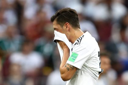 Mesut Özil im Interview: “Aber was dann folgte, hat ihren Rassismus für jedermann sichtbar gemacht.”