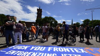 „Seebrücke“ demonstrierte für sichere Fluchtwege – Zusammenstoß mit „Frauenbündnis“ in Bremen