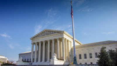 Supreme Court befasst sich in heißer Wahlkampfphase mit Trumps Steuer-Streit