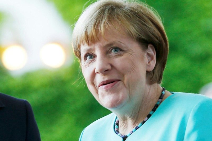Tiedje in “NZZ” über Merkels Politik: “Viele Treffen, schöne Bilder, leere Worte – wie lange noch?”